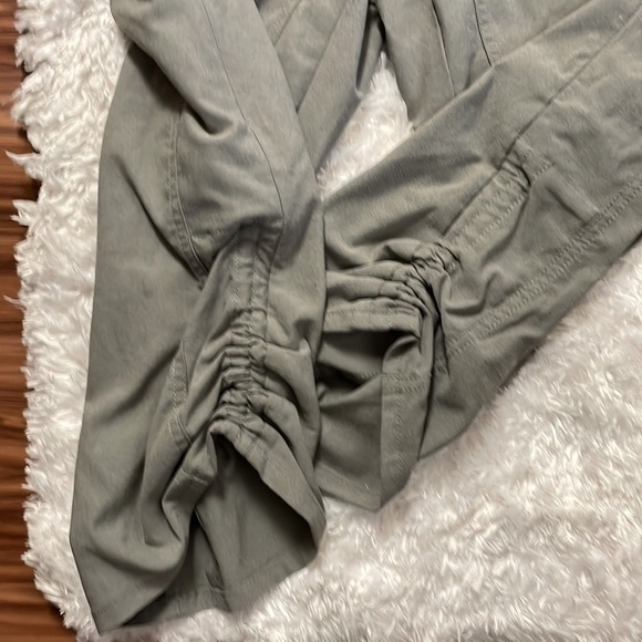 KUHL NWOT Nylon Capri Pants Size 12 - Picture 4 of 10